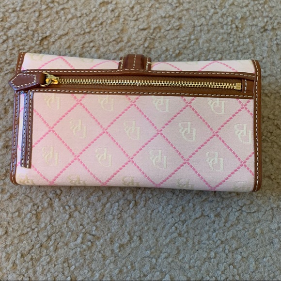 Dooney & Bourke Bag with Matching Wallet - Picture 7 of 12